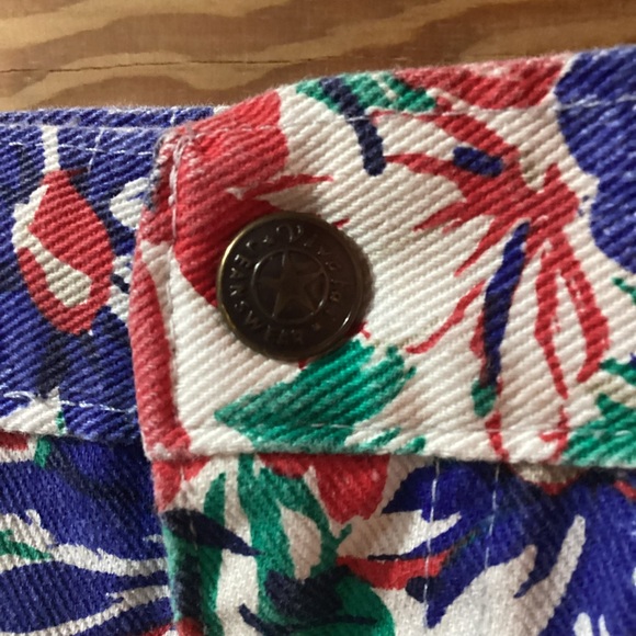 Vivaldi Jeanswear Vintage Women’s Floral Denim Shorts, size 16 - Picture 6 of 8